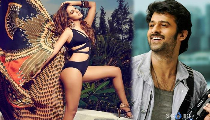 Kiara Advani Gets In Touch With Prabhas!