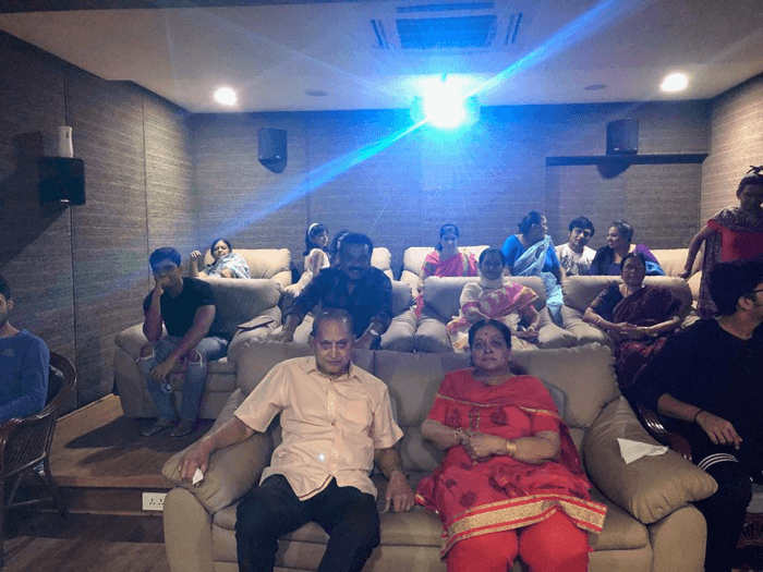 Maharshi Special Screening For Super Star Family