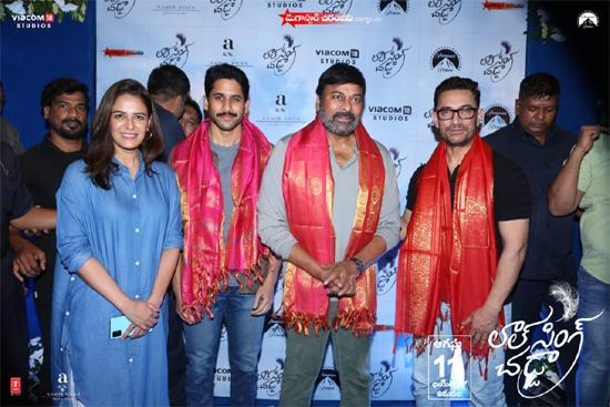 Celebrities enjoy Lal Singh Chaddha special screening