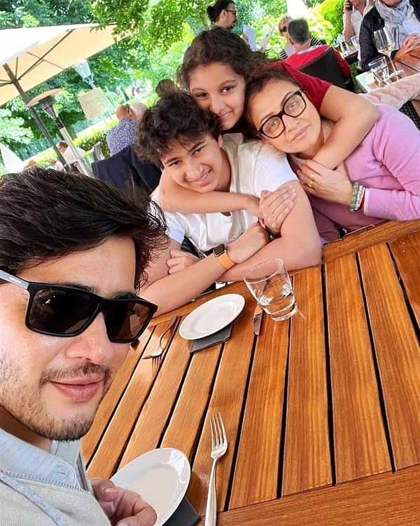 Mahesh celebrates his son's graduation