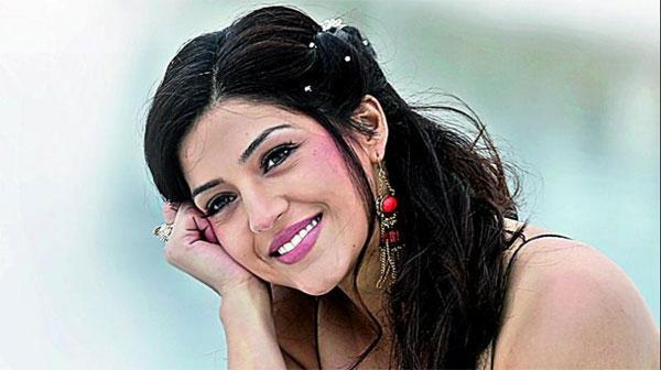 Punjabi Kudi Troubling Makers With Her Demands