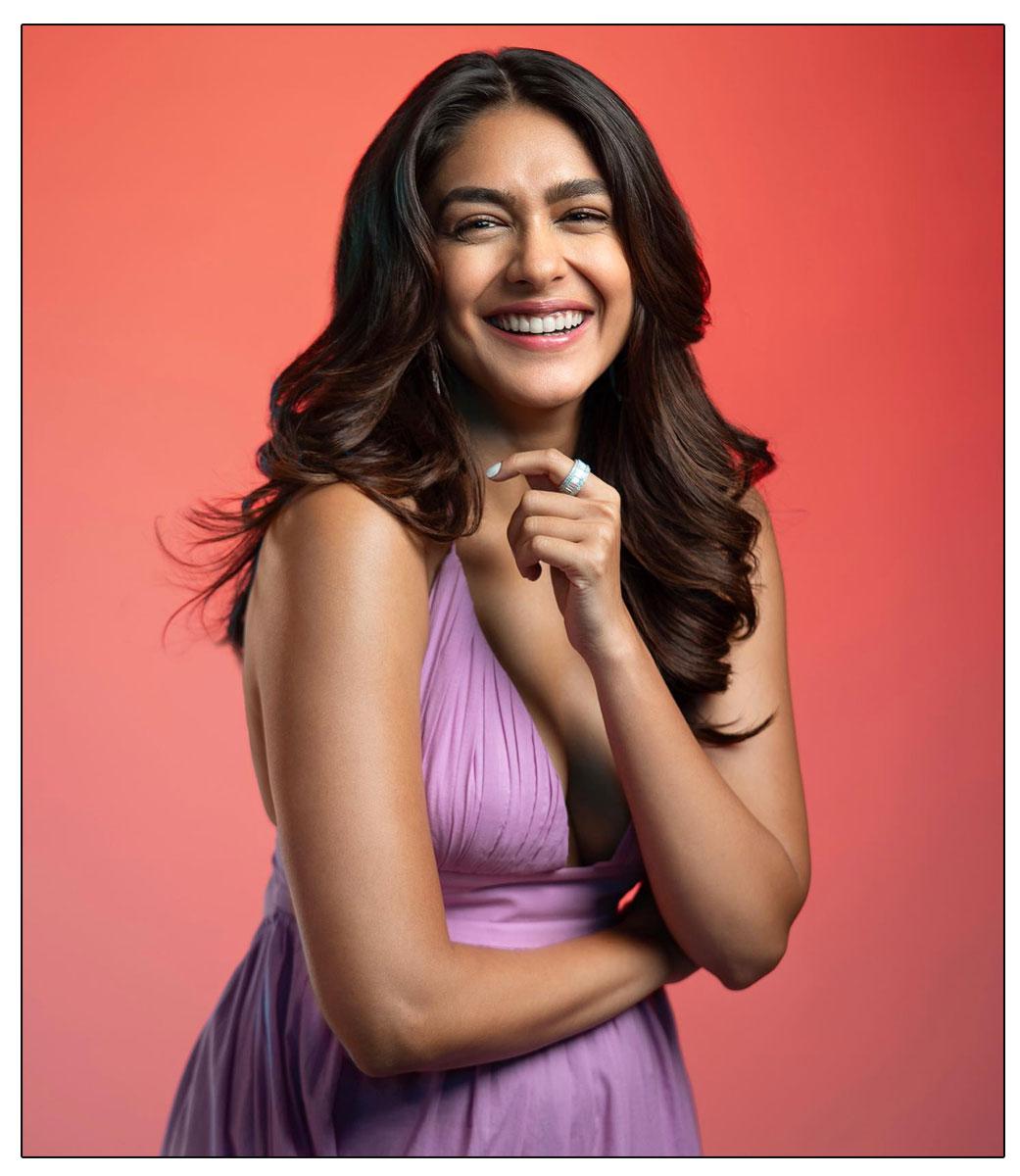Mrunal Thakur Minting Money With Shop Openings