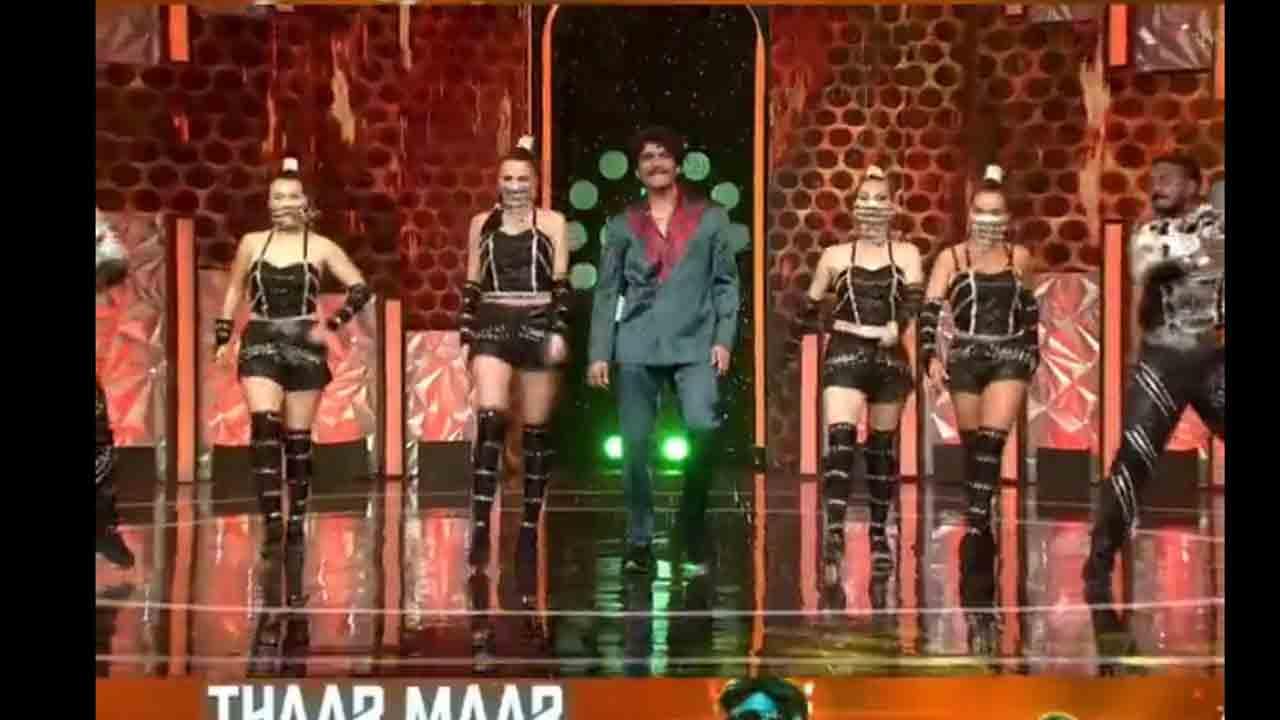 Nagarjuna grooves to Chiranjeevi's mass beat