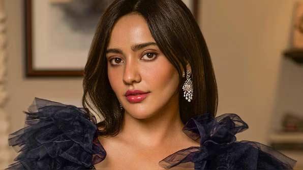 Neha Malik flaunts her curves naughtily