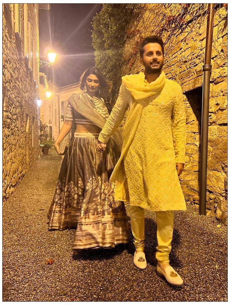 Nithiin Wife Recreats DDLJ Style With Her Husband