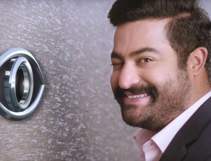 NTR's Gift for Bigg Boss 1st Episode