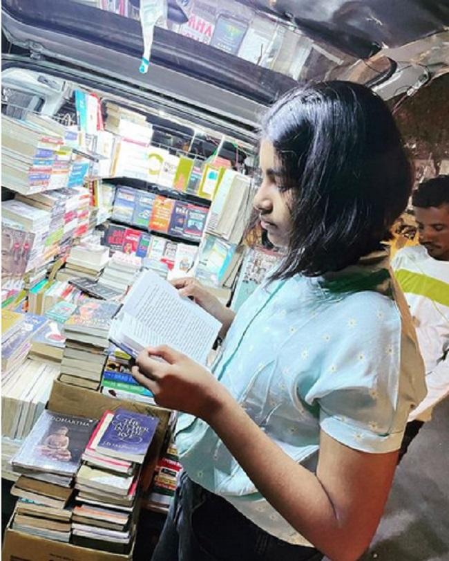Pawan's daughter an ardent reader?