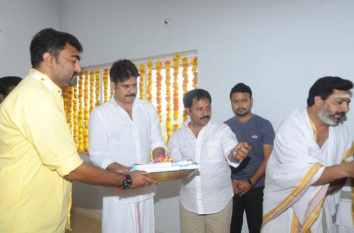 Reason Behind Pawan-Neason Film Gossip?