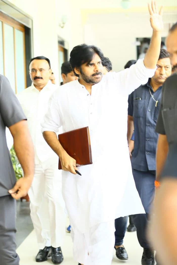 Analysis: Pawan Equally Distant from TDP, YCP & BJP