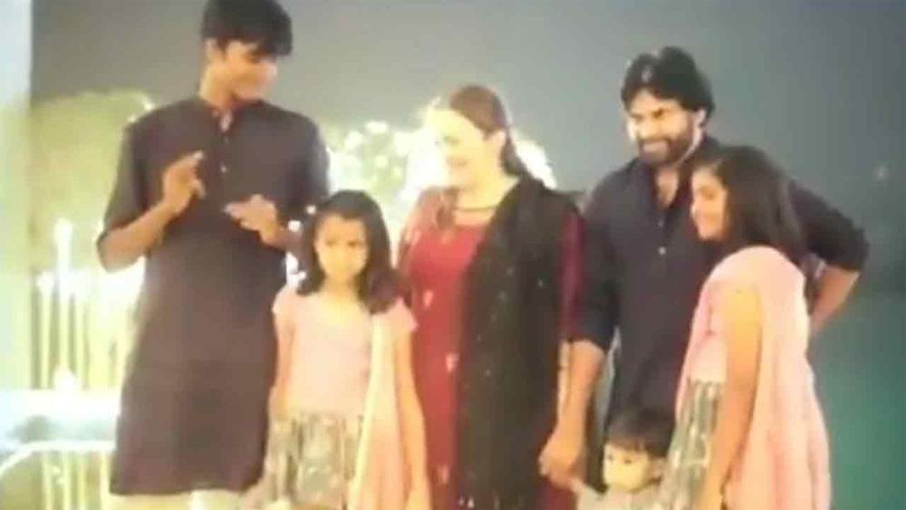 Pawan Kalyan's lovely pic with his four children