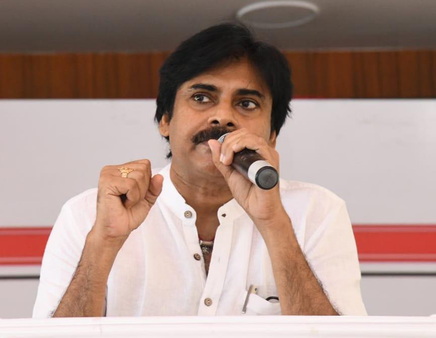Pawan Kalyan enjoys Bheemla Nayak