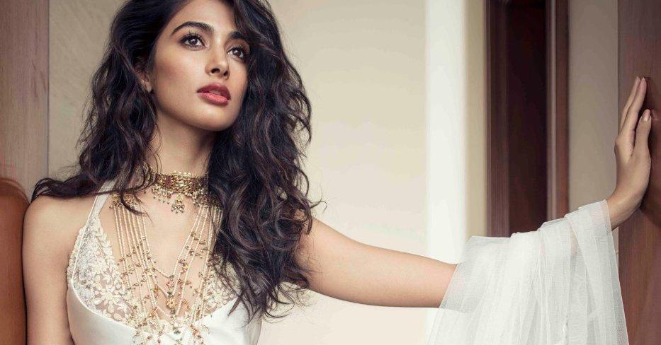 Pooja Hegde Calls It Horrible Service!