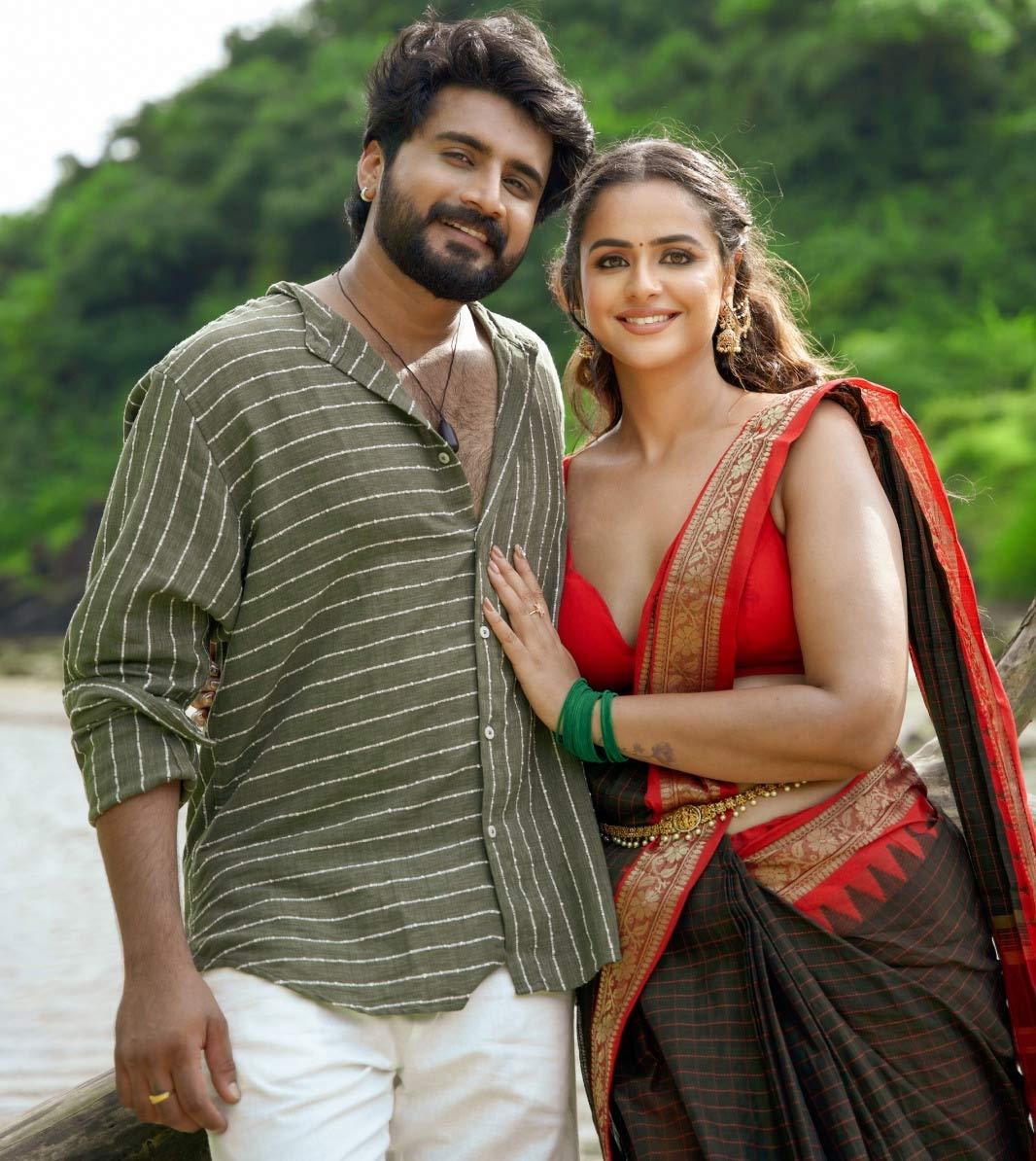 Prachi Tehlan and Nikhil Maliyakkal Cast a Spell in Thenela Vanala