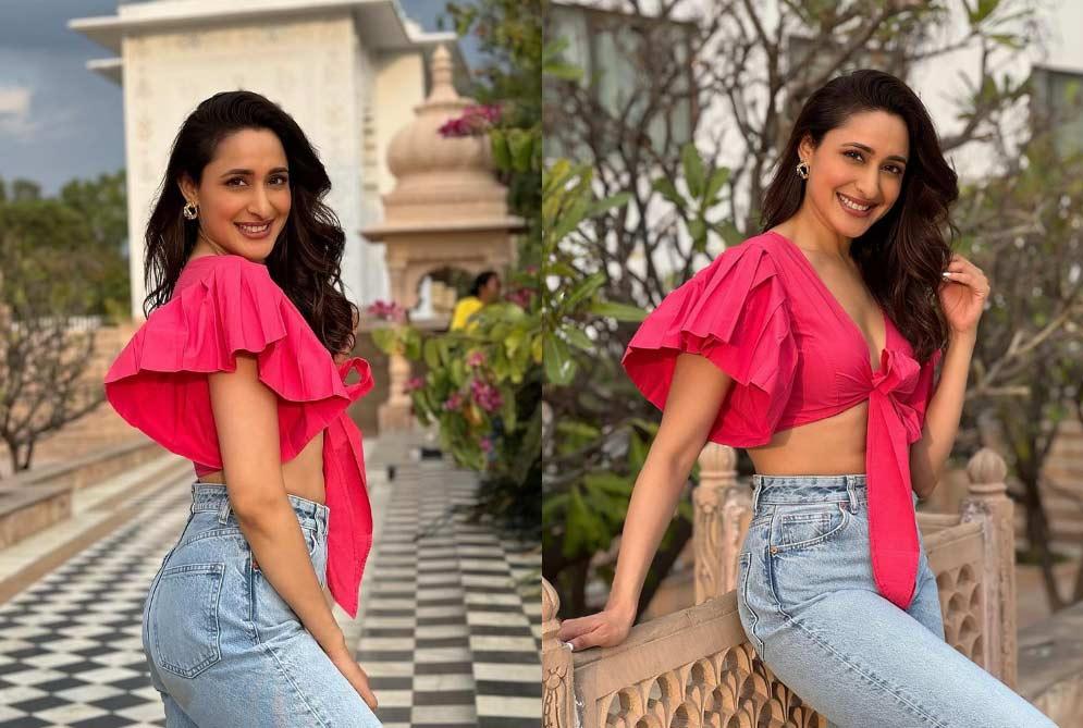 Pragya Jaiswal gives joy in pink