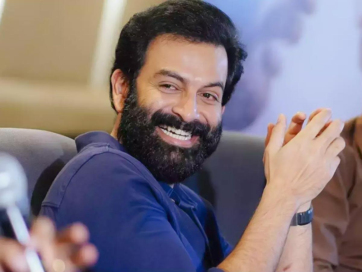 Prithviraj Sukumaran pic with Aamir Khan