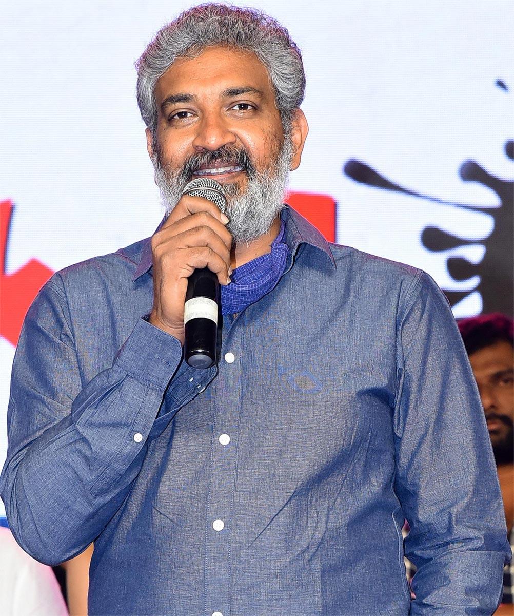 Rajamouli chalking mega plans for RRR