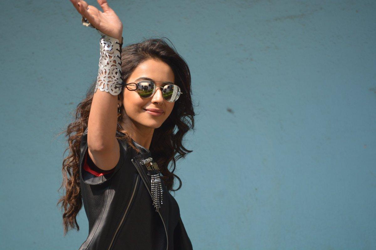 Rakul Opposite Akshay Kumar