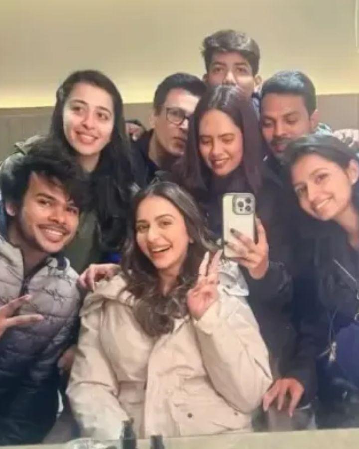 Rakul done with De De Pyar De 2