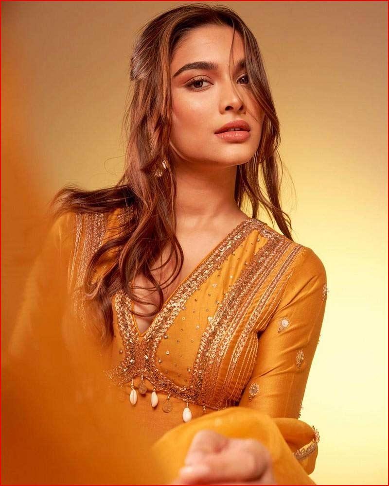 Saiee Manjrekar was in orange