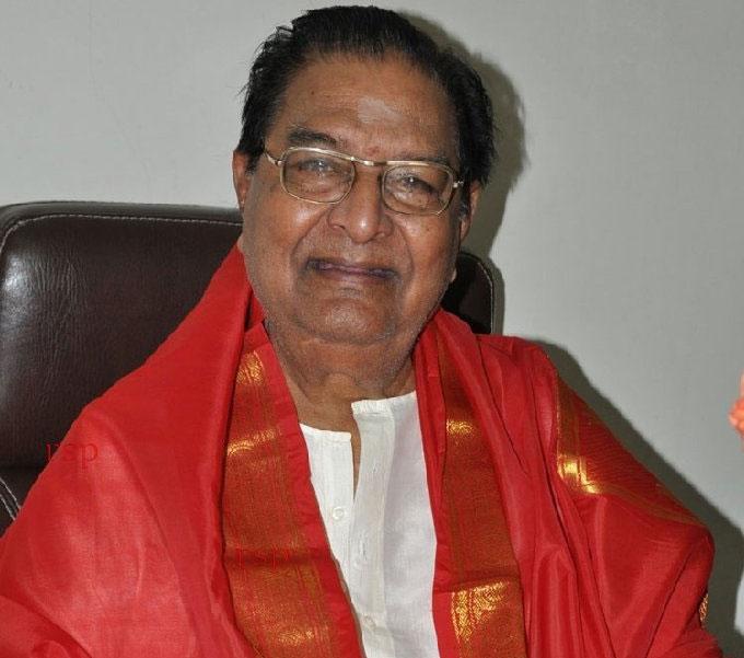 Senior actor Kaikala Satyanarayana serious