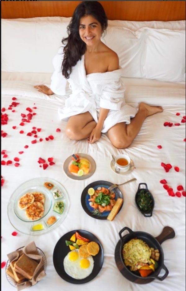 Nag Heroine Sexiest Breakfast!