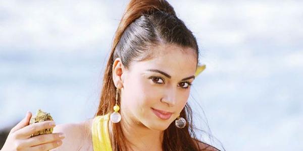 Shraddha Turns Sensuous In Bathroom