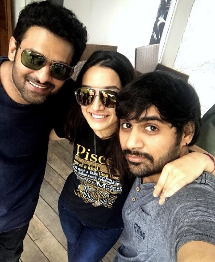Bollywood Hottie Deceives Prabhas!
