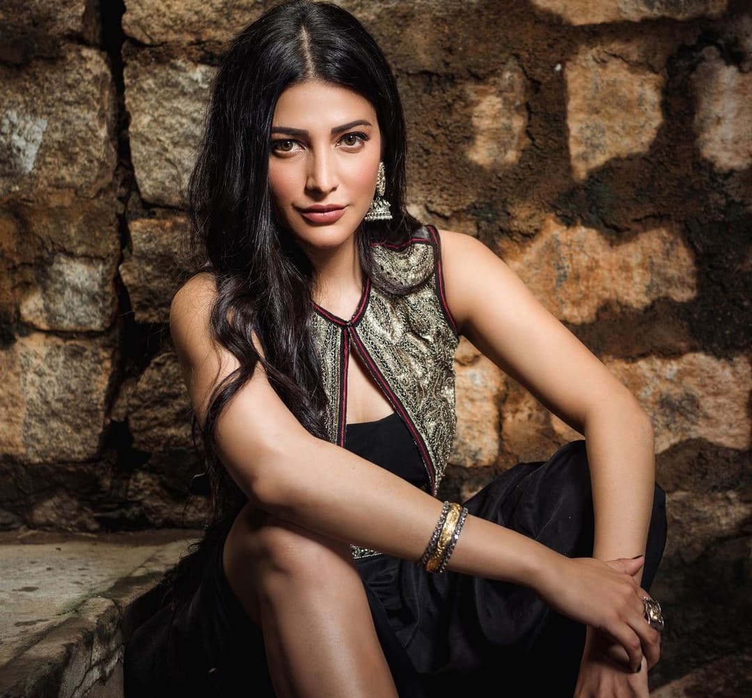 Shruti Haasan Dubbing Herself In Five Languages For Salaar