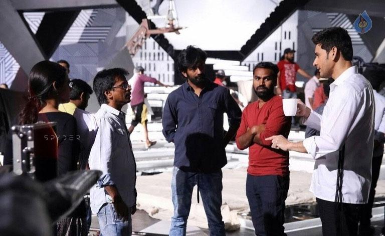 Spyder Teaser: Response of Trade & Celebs!