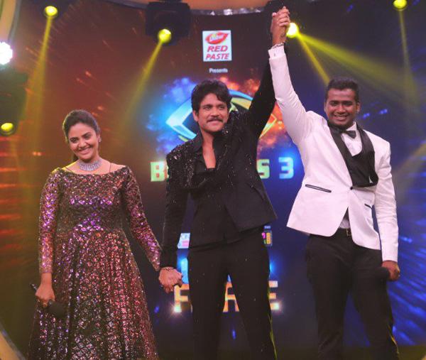 Winner Rahul Gets Far Low To Sree Mukhi
