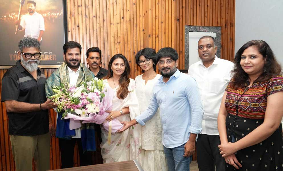 T-CM Revanth Reddy congratulates National Award Winner Sukrithi Veni