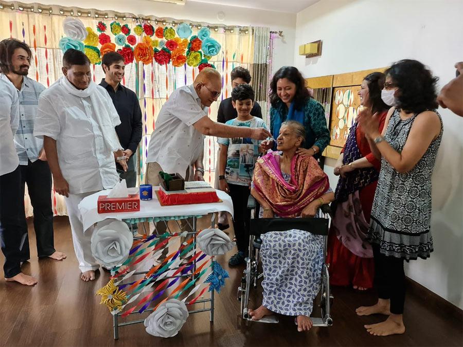 Superstar Krishna celebrates birthday with family