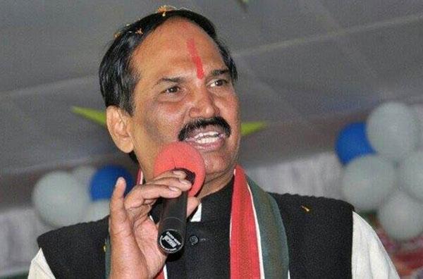 Uttam asks party cadre to focus on Social Media to expose TRS Govt