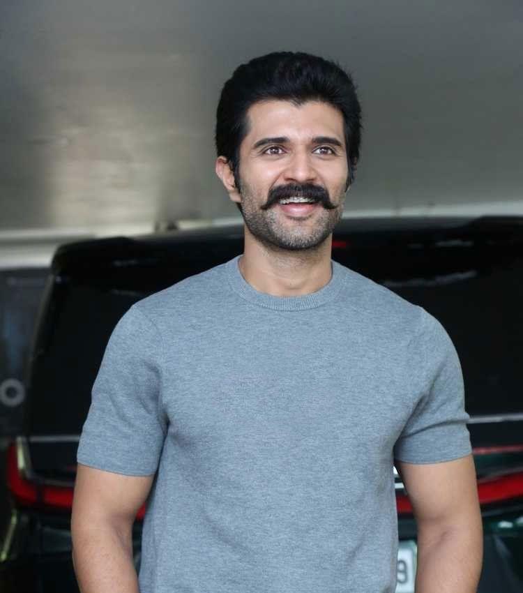 Vijay Devarakonda ready for Bollywood strike