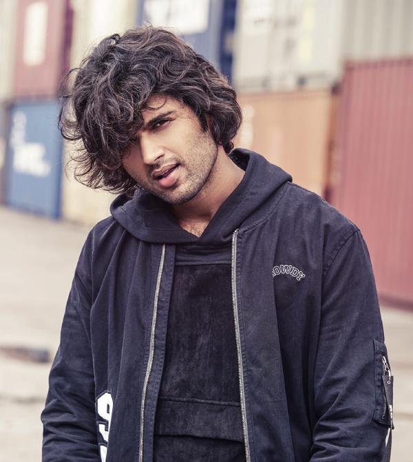 Vijay Devarakonda Unique Feat In B-Town