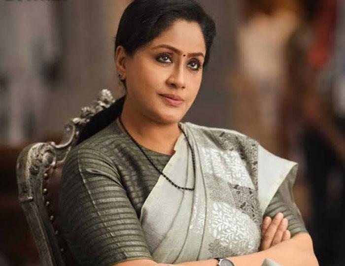 Vijayashanti Disappoints! Bids Goodbye!!