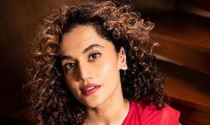 Taapsee sensational comments on Bollywood