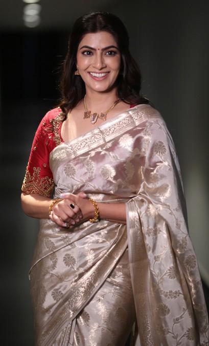 Varalaxmi Sarathkumar Photos