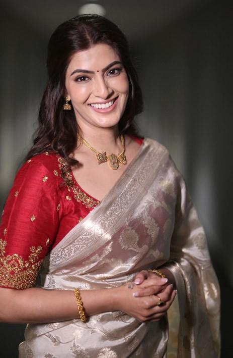 Varalaxmi Sarathkumar Photos