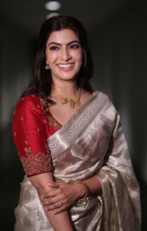 Varalaxmi Sarathkumar Photos