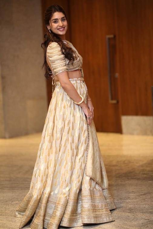 Yukti Thareja Photos