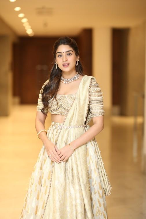 Yukti Thareja Photos