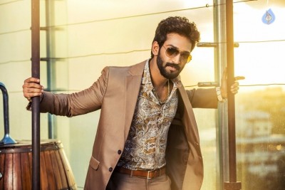 Aadhi Pinisetty New Photos