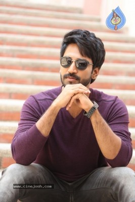 Actor Aadhi Pinisetty Pics
