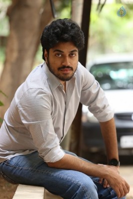 Gulf Hero Chetan Interview Pics