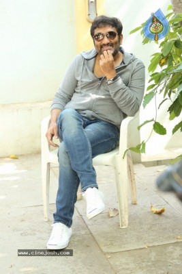 Srinu Vaitla Interview Photos