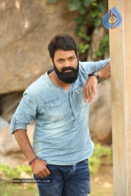 Super Sketch Movie Villain Indra Interview Stills