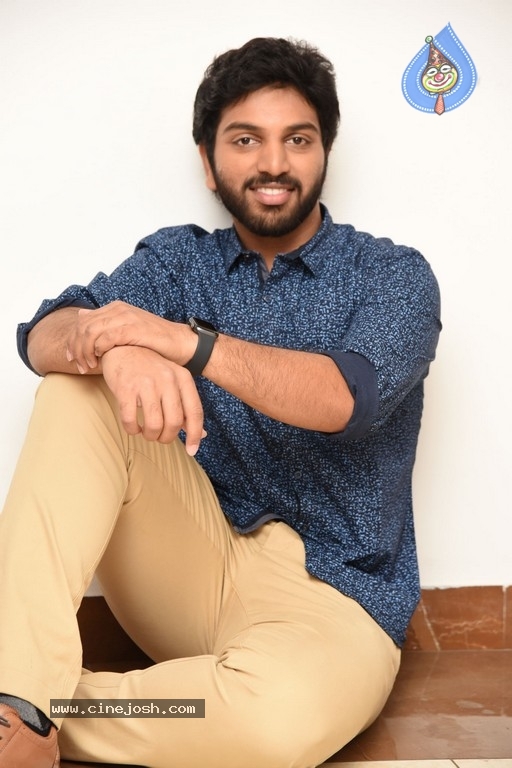 4 LETTERS Movie Hero EASWAR Interview Photos - 5 / 10 photos