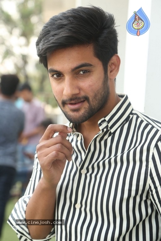 Aadi Latest Interview Stills - 12 / 21 photos