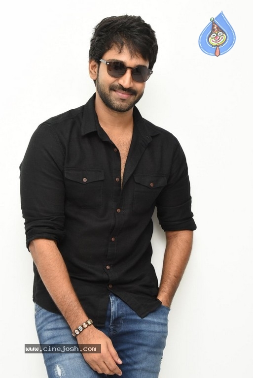 Aadhi Pinisetty Interview Stills - 11 / 50 photos